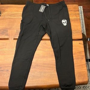 NWT Gymreapers Essential Joggers - XL